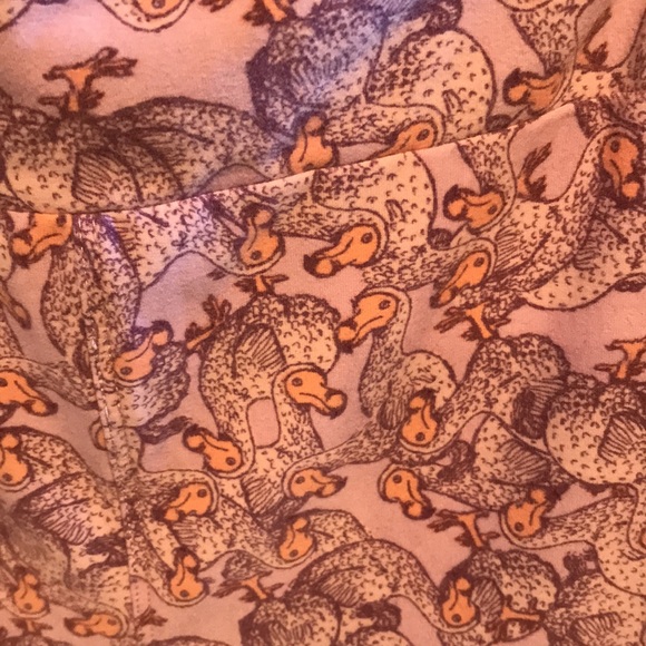 Lularoe Dodo Bird Pink Lavendar OS leggings - Picture 4 of 4